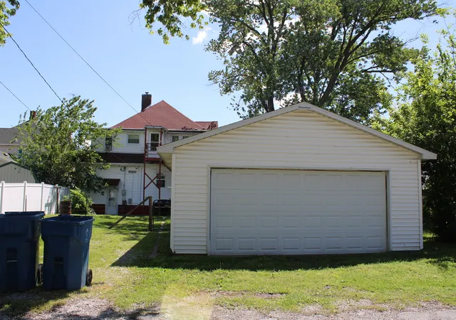 Homes for sale in Centralia, IL | 230 N Cherry St, Centralia, IL 62801 | MLS# 12702343