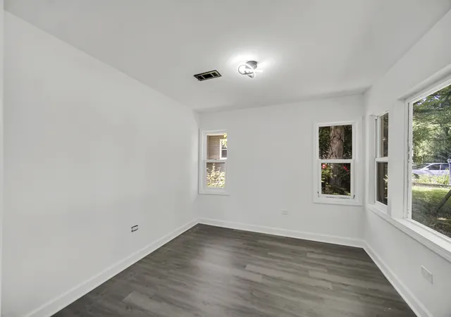 Photo 4 of Single family home for sale at 34904 N Carvis Dr, Lake Villa, IL 60046 | MLS# 12702386 | Listing updated on 2026-09-21