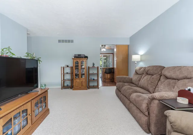 Photo 4 of Single family home for sale at 304 S Evergreen Ln, Bloomington, IL 61704 | MLS# 12702395 | Listing updated on 2026-07-29
