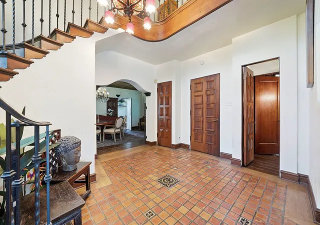 5th image of 9924 S Longwood Dr, Chicago, IL 60643 | MLS# 12702413