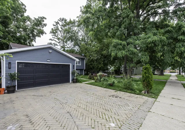 22nd image of 320 S Martin Luther King Jr Ave, Waukegan, IL 60085 | MLS# 12702417