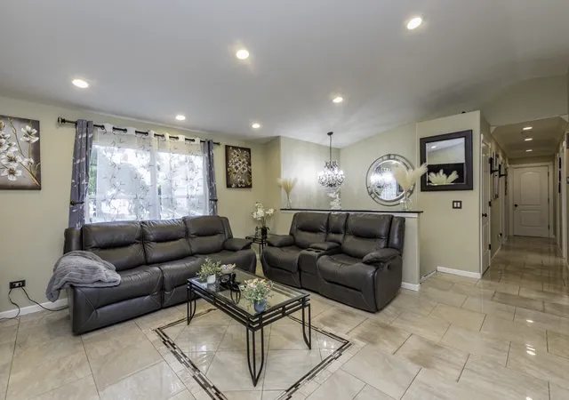 4th image of 320 S Martin Luther King Jr Ave, Waukegan, IL 60085 | MLS# 12702417