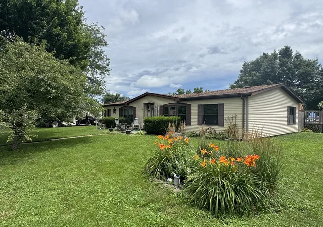 Photo 3 of Single family home for sale at 403 E Byron St, Sidney, IL 61877 | MLS# 12702418 | Listing updated on 2026-08-25