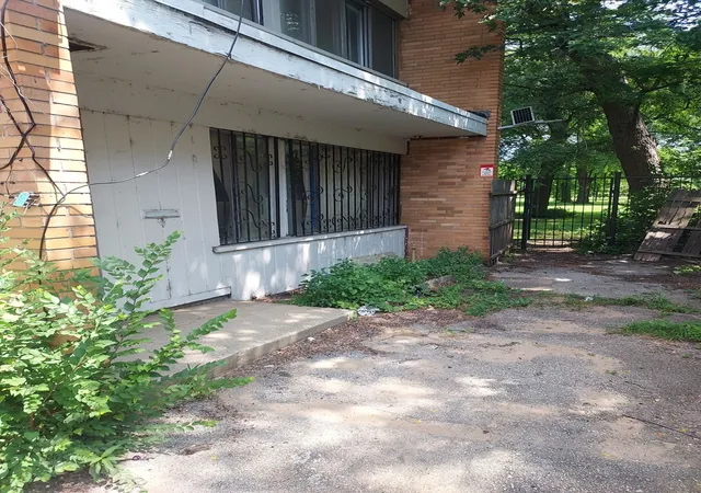 Photo 2 of Condo for sale at 7829 S South Shore Dr #H, Chicago, IL 60649 | MLS# 12702463 | Listing updated on 2026-09-17