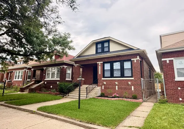 1st image of 7522 S Aberdeen St, Chicago, IL 60620 | MLS# 12702477
