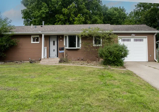 Photo 1 of Single family home for sale at 810 42nd Street, Moline, IL 61265 | MLS# 12702510 | Listing updated on 2026-09-16