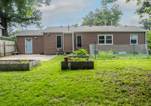Homes for sale in Moline, IL | 810 42nd St, Moline, IL 61265 | MLS# 12702510