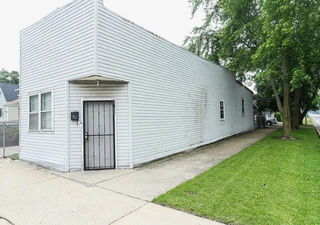4th image of 12402 S Green St, Calumet Park, IL 60827 | MLS# 12702535