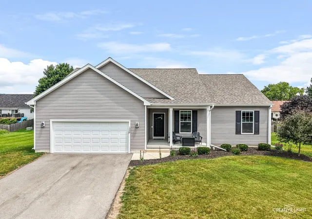 Homes for sale in Sandwich, IL | 1209 Oakmont Ct, Sandwich, IL 60548 | MLS# 12702595