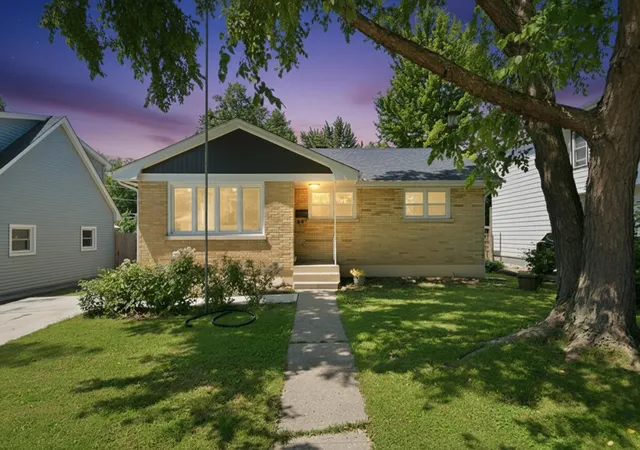 Photo 1 of Single family home for sale at 340 Dalton Ave, Mundelein, IL 60060 | MLS# 12702601 | Listing updated on 2026-09-14