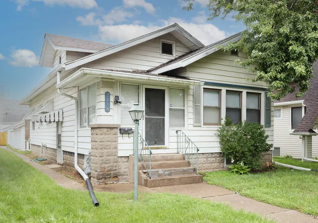 1st image of 2014 33rd St, Rock Island, IL 61201 | MLS# 12702614