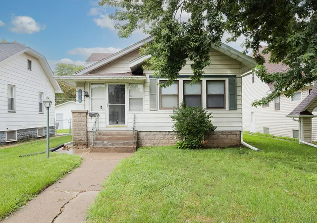 2nd image of 2014 33rd St, Rock Island, IL 61201 | MLS# 12702614
