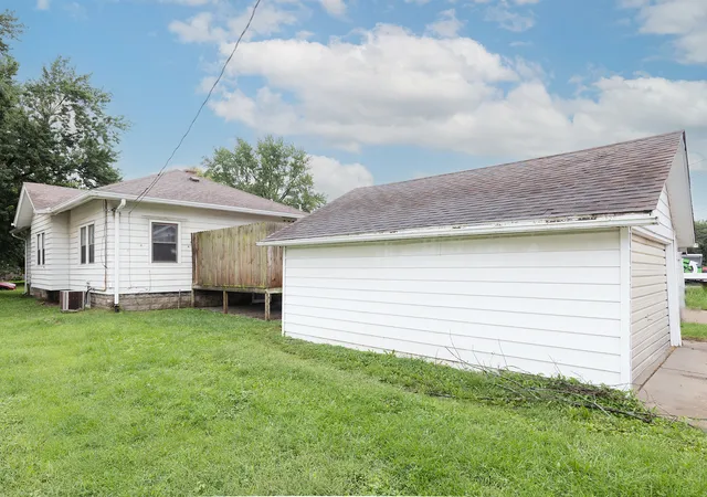 30th image of 2014 33rd St, Rock Island, IL 61201 | MLS# 12702614