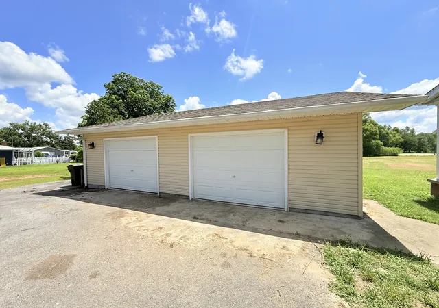 Photo 3 of Single family home for sale at 885 Wilson St, Marion, IL | MLS# 12702625 | Listing updated on 2026-07-17