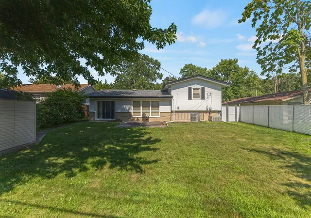 Photo 17 of Single family home for sale at 39 Arapaho Dr, Thornton, IL 60476 | MLS# 12702633 | Listing updated on 2026-09-01