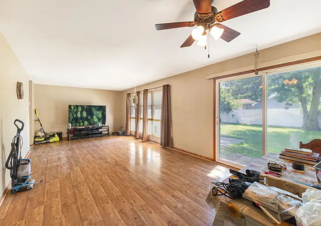 Photo 2 of Single family home for sale at 39 Arapaho Dr, Thornton, IL 60476 | MLS# 12702633 | Listing updated on 2026-09-01