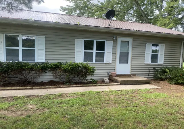 Homes for sale in Tamaroa, IL | 9194 State Rte 154 Hwy, Tamaroa, IL 62888 | MLS# 12702645
