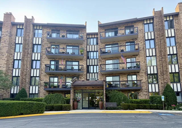 1st image of 501 Lake Hinsdale Dr #506, Willowbrook, IL 60527 | MLS# 12702662