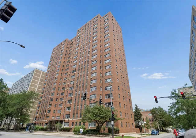 Homes for sale in Chicago, IL | 2909 N Sheridan Rd #1201, Chicago, IL 60657 | MLS# 12702688