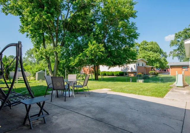 Photo 4 of Single family home for sale at 327 W Holly Ct, Glenwood, IL 60425 | MLS# 12702710 | Listing updated on 2026-10-02