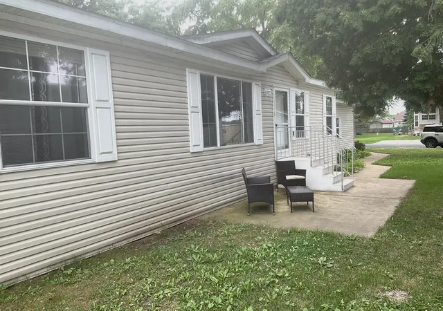 Photo 1 of Manufactured home for sale at 406 Spruce Dr, Belvidere, IL 61008 | MLS# 12702720 | Listing updated on 2026-08-07