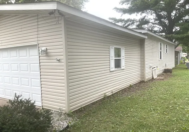 Photo 15 of Manufactured home for sale at 406 Spruce Dr, Belvidere, IL 61008 | MLS# 12702720 | Listing updated on 2026-08-07