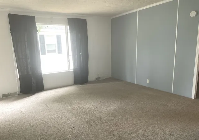 Photo 4 of Manufactured home for sale at 406 Spruce Dr, Belvidere, IL 61008 | MLS# 12702720 | Listing updated on 2026-08-07