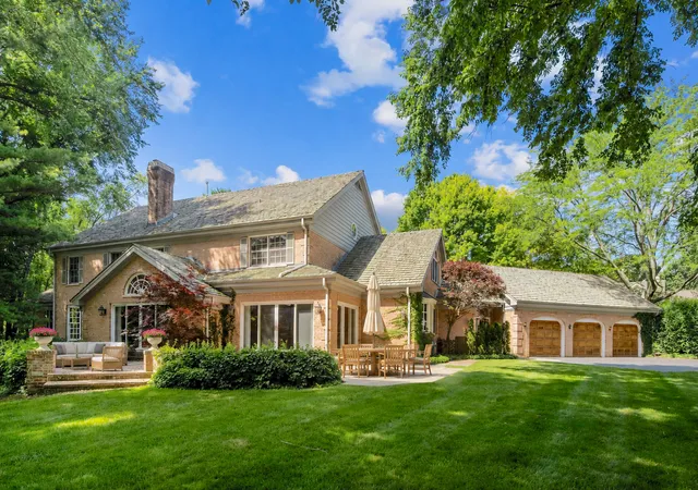 2nd image of 7 Bristol Rd, Northfield, IL 60093 | MLS# 12702760
