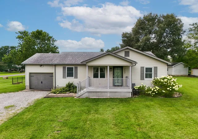 Photo 1 of Sale Pending at 7567 Norris Dr, Marion, IL 62959 | MLS# 12702765 | Listing updated on 2026-07-23
