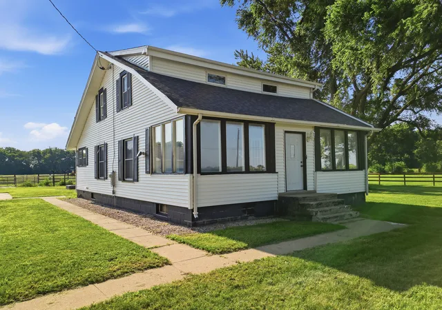 Homes for sale in Rock Falls, IL | 7630 Ridge Rd, Rock Falls, IL 61071 | MLS# 12702775