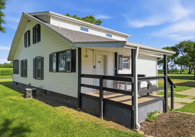 Photo 3 of Single family home for sale at 7630 Ridge Rd, Rock Falls, IL 61071 | MLS# 12702775 | Listing updated on 2026-10-01