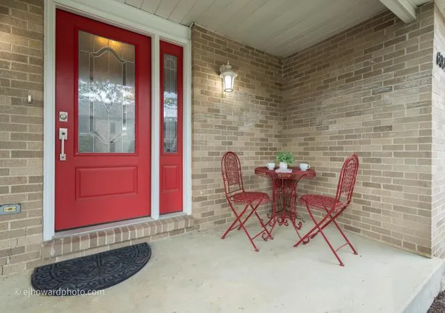 Photo 2 of Single family home for sale at 6068 Miller Ln, Lisle, IL 60532 | MLS# 12702805 | Listing updated on 2026-09-14