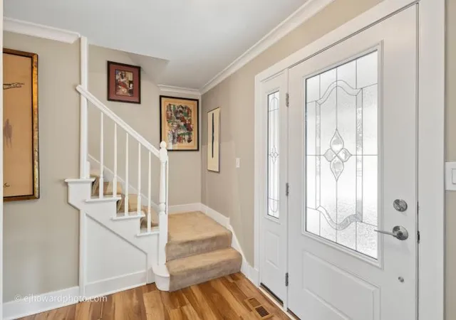 Photo 4 of Single family home for sale at 6068 Miller Ln, Lisle, IL 60532 | MLS# 12702805 | Listing updated on 2026-09-14