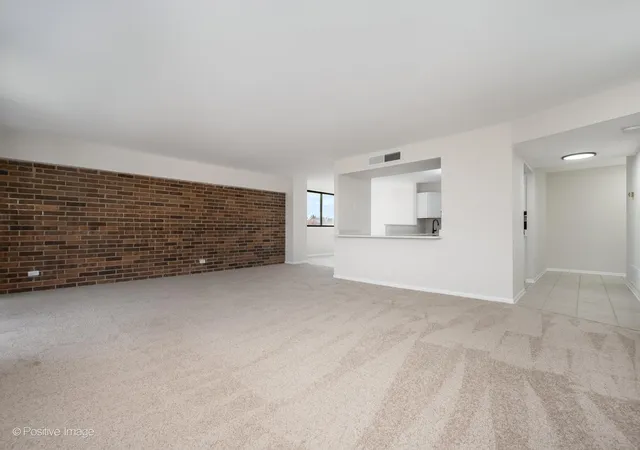 3rd image of 101 Bar Harbour Rd #2M, Schaumburg, IL 60193 | MLS# 12702825