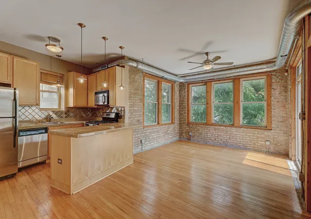 Homes for sale in Chicago, IL | 1663 W Pratt Blvd, Chicago, IL 60626