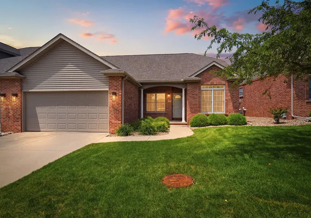 1st image of 5 Spring Ridge Cir, Bloomington, IL 61704 | MLS# 12702849