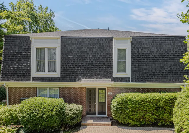 1st image of 831 Garfield Ave #C, Libertyville, IL 60048 | MLS# 12702869