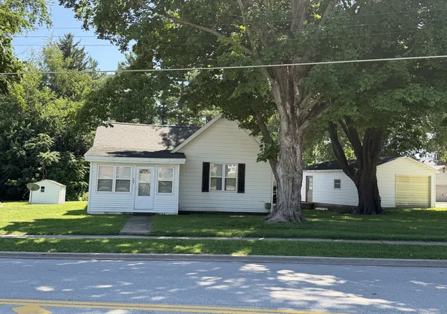 Homes for sale in Mahomet, IL | 103 E State St, Mahomet, IL 61853 | MLS# 12702871