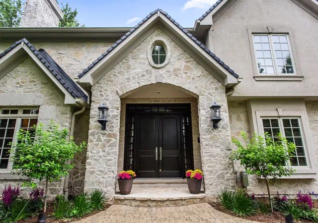 Photo 1 of Single family home for sale at 610 Grant Ct, Burr Ridge, IL 60527 | MLS# 12702919 | Listing updated on 2026-09-16