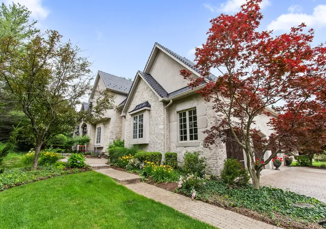 Photo 2 of Single family home for sale at 610 Grant Ct, Burr Ridge, IL 60527 | MLS# 12702919 | Listing updated on 2026-09-16
