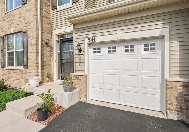 Photo 2 of Single family home for sale at 541 Ashworth Ln, Yorkville, IL 60560 | MLS# 12702963 | Listing updated on 2026-09-02