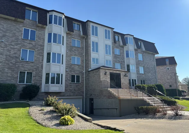image of 3660 186th St #105, Lansing, IL 60438 | MLS# 12702965