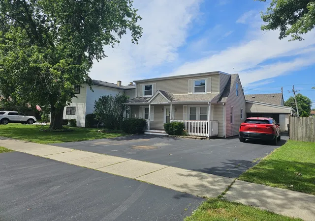 Photo 1 of Single family home for sale at 9642 Normandy Ave, Oak Lawn, IL 60453 | MLS# 12702969 | Listing updated on 2026-07-20