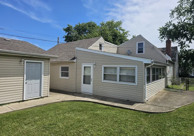Photo 4 of Single family home for sale at 9642 Normandy Ave, Oak Lawn, IL 60453 | MLS# 12702969 | Listing updated on 2026-07-20