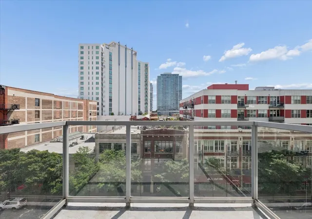 Homes for sale in Chicago, IL | 1620 S Michigan Avenue, Chicago, IL 60616 | Houzeo