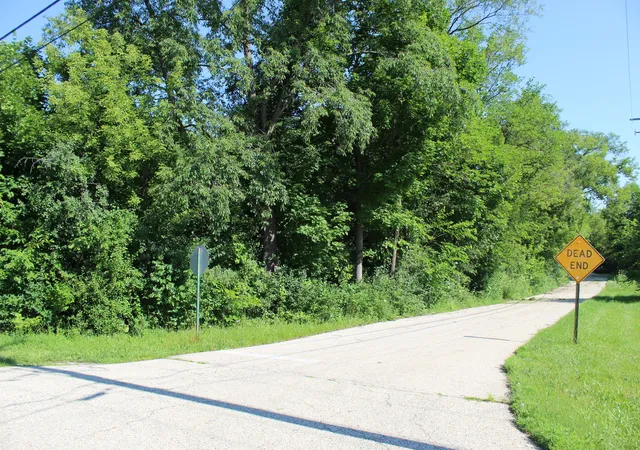 3rd image of 31918 Hillside Dr, Lakemoor, IL 60051 | MLS# 12702994