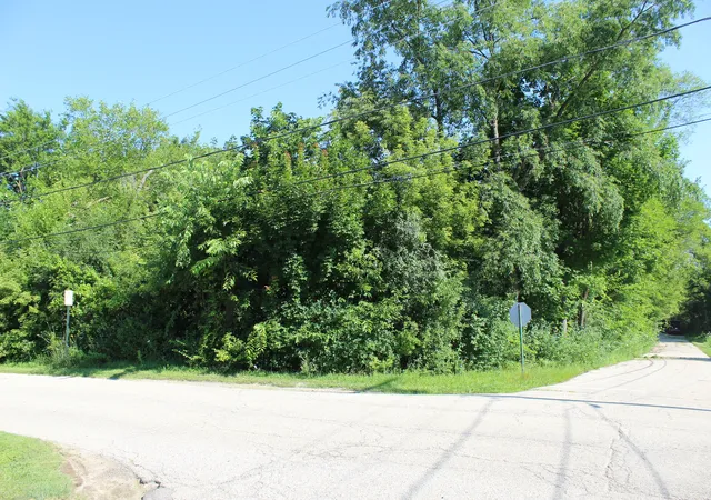 4th image of 31918 Hillside Dr, Lakemoor, IL 60051 | MLS# 12702994