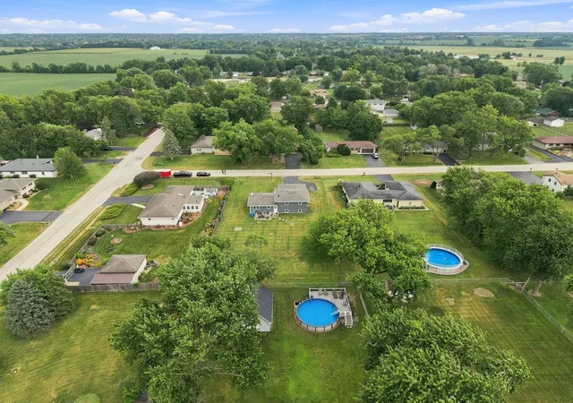Photo 3 of Single family home for sale at 2807 Westmoreland St, New Lenox, IL 60451 | MLS# 12703007 | Listing updated on 2026-10-07