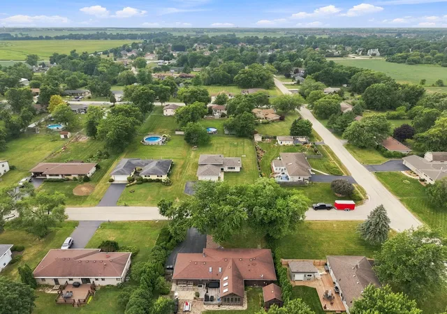 Photo 3 of Single family home for sale at 2807 Westmoreland St, New Lenox, IL 60451 | MLS# 12703007 | Listing updated on 2026-10-07