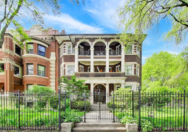 Homes for sale in Chicago, IL | 5036 S Drexel Blvd #3N, Chicago, IL 60615 | MLS# 12703019